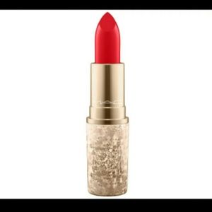 New MAC Limited Edition Snow Ball Rouge En Snow!